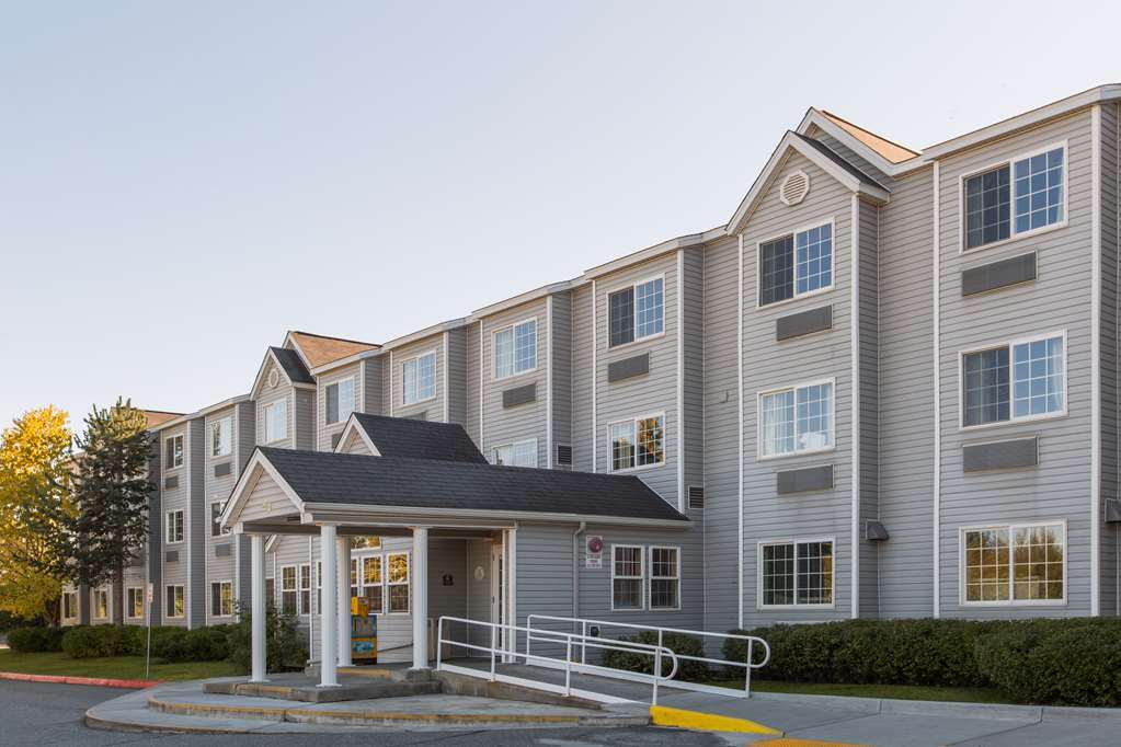 Baymont Inn & Suites By Wyndham Anchorage Airport Exterior photo