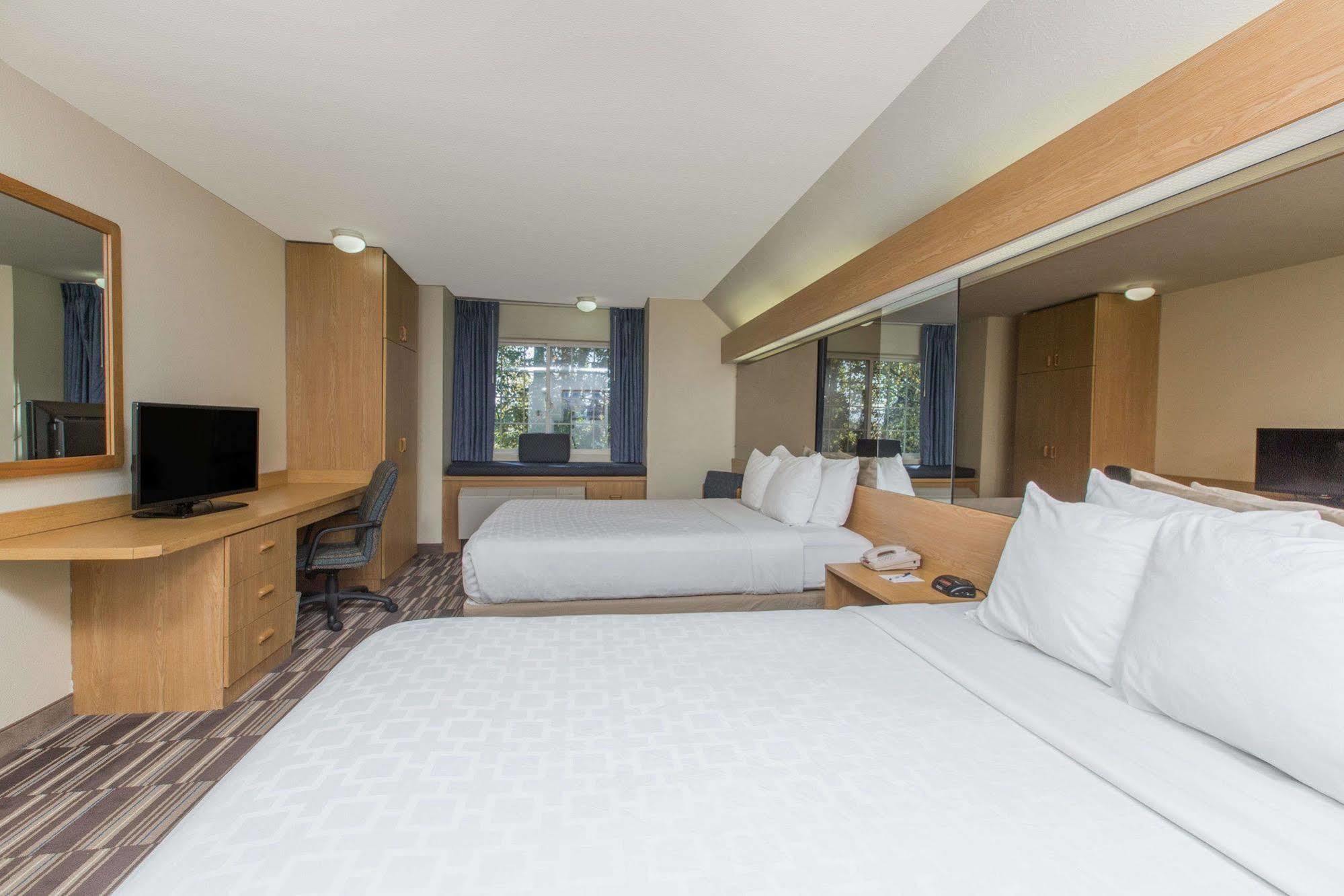 Baymont Inn & Suites By Wyndham Anchorage Airport Exterior photo