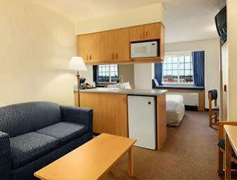 Baymont Inn & Suites By Wyndham Anchorage Airport Exterior photo